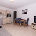 Peky شقة تروغير